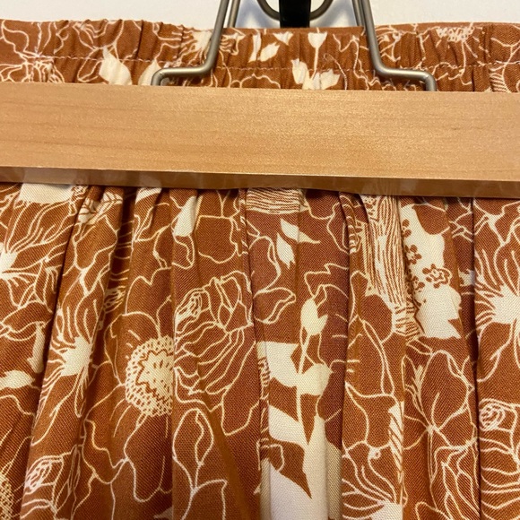 NWOT Brown and White Floral Midi Skirt with Pockets - Picture 8 of 12